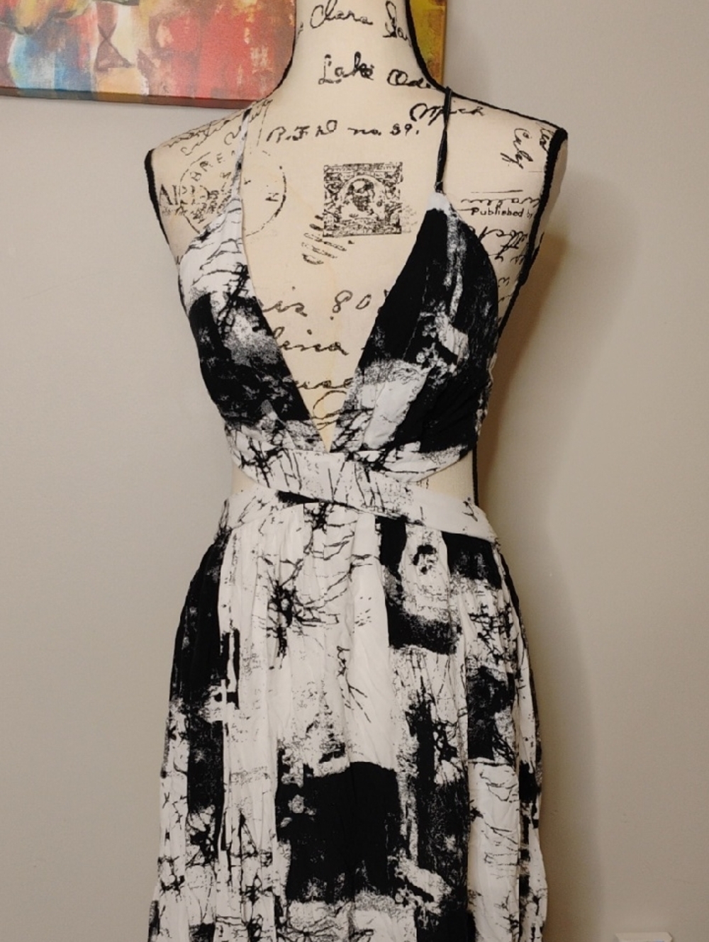 Papaya Black and White Abstract Print V-Neck Dress